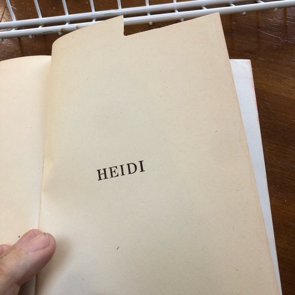 vintage copy of the classic children's book Heidi by Johanna Spyri. - Picture 5 of 11